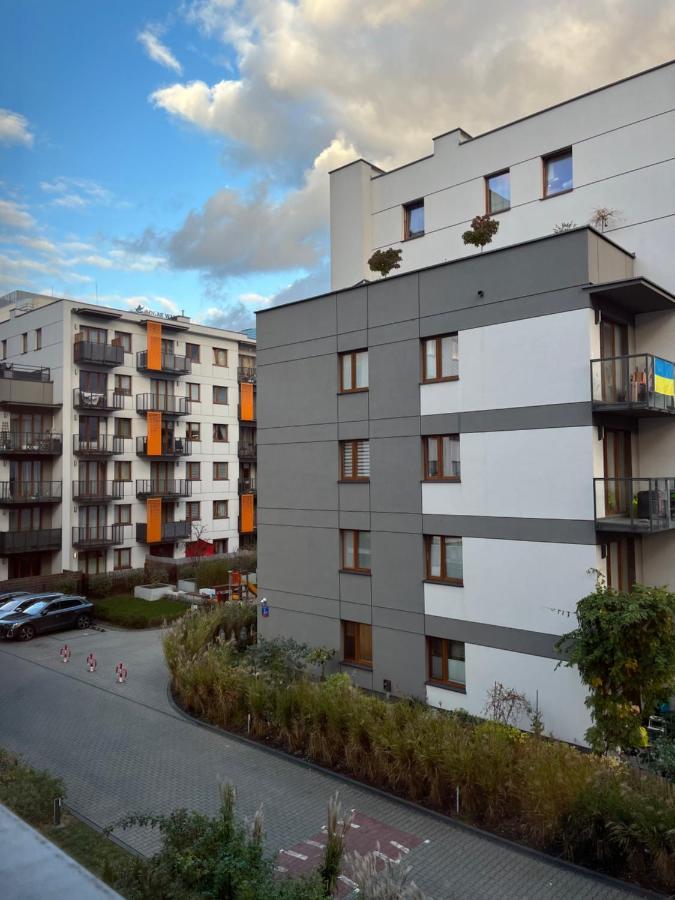 Cybernetyki2 Street Inn Near Airport Warschau Buitenkant foto